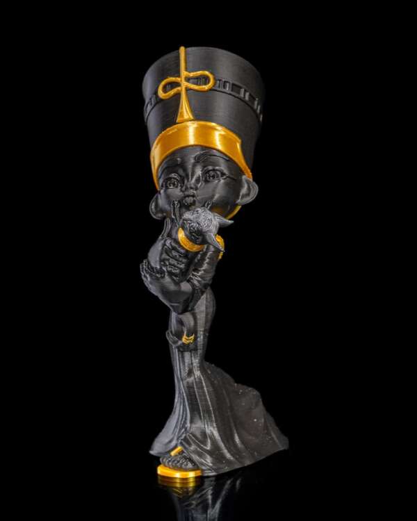 Figurina Nefertiti ținând în brate o pisică - imagine 7