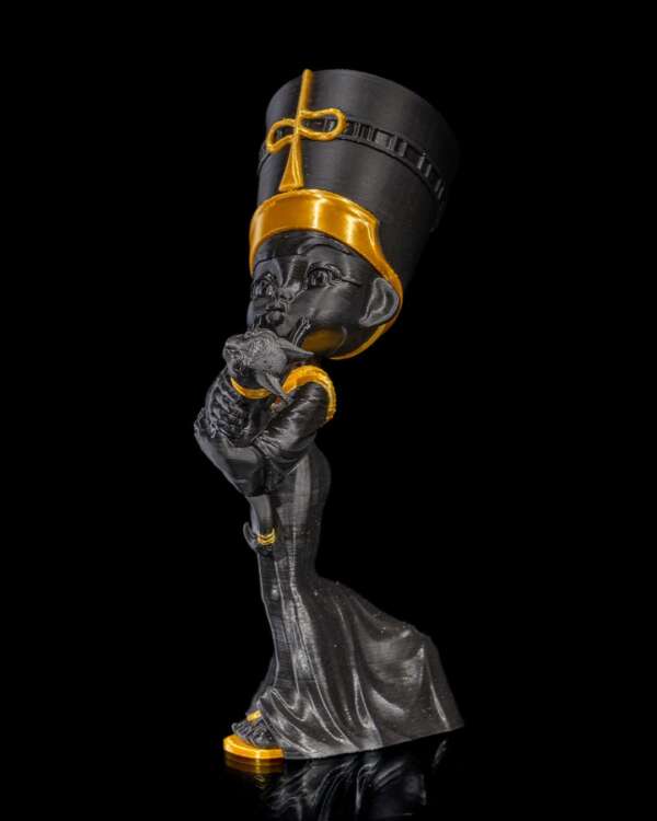 Figurina Nefertiti ținând în brate o pisică - imagine 5
