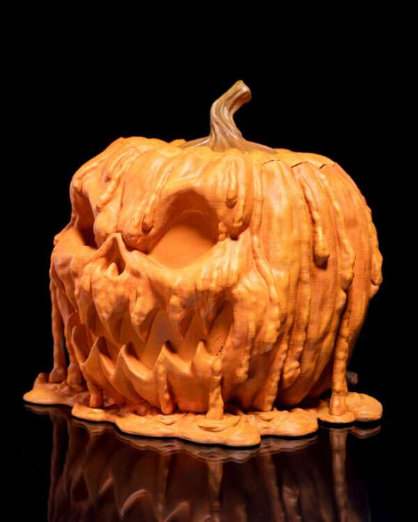 Melting Pumpkin Candy Dispenser - imagine 3