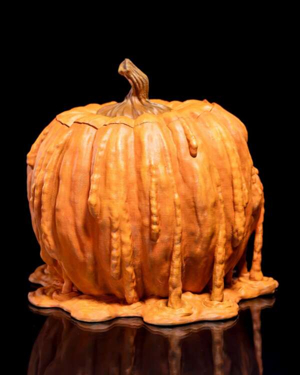 Melting Pumpkin Candy Dispenser - imagine 4