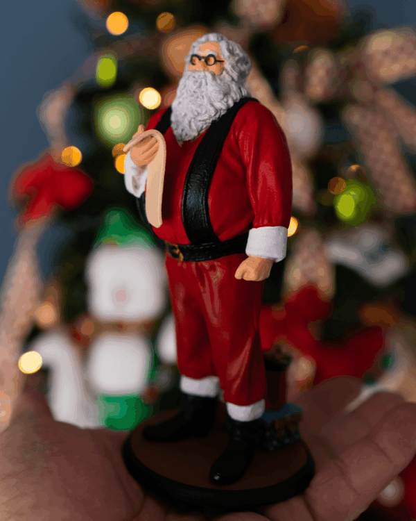 Santa Statue Collection - The Wishlist - imagine 5