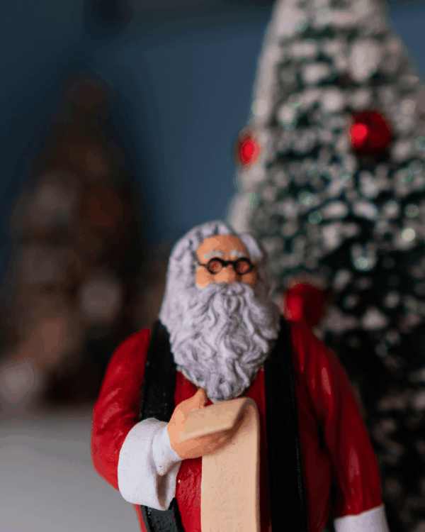 Santa Statue Collection - The Wishlist - imagine 3