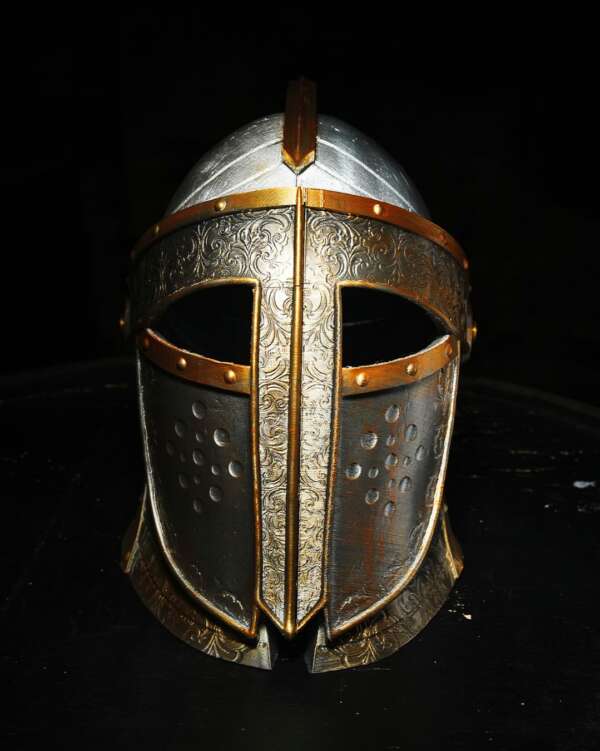 Knight Helmet - imagine 3