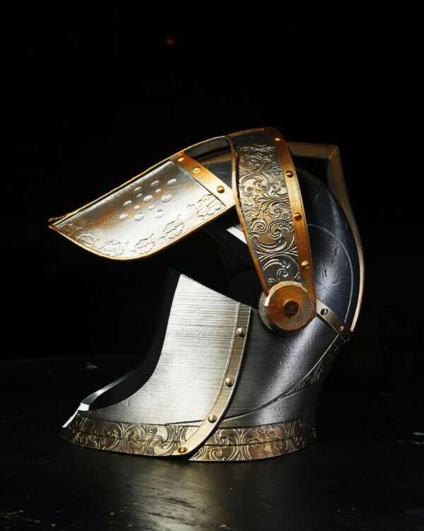 Knight Helmet - imagine 4