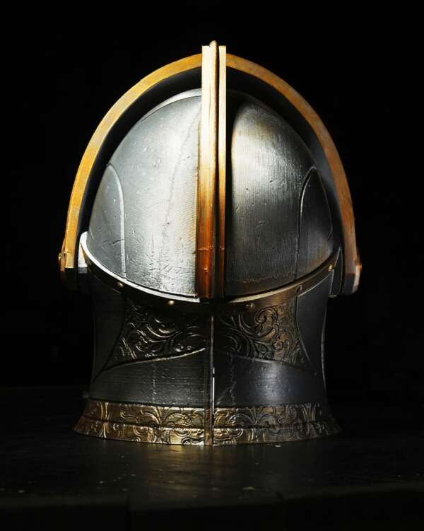 Knight Helmet - imagine 5