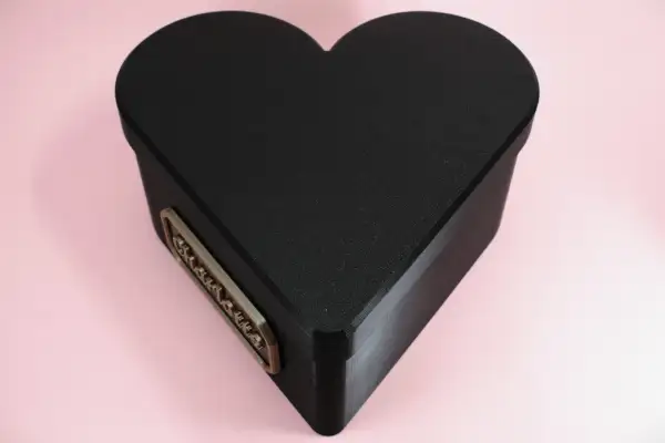 Inima de Trandafiri Eterni cu Etichetă Personalizată - imagine 2