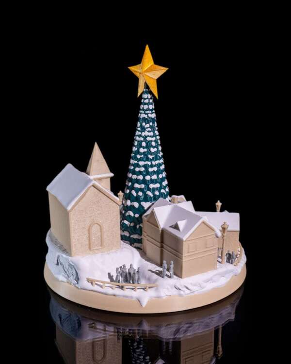 Snowy Christmas Village - imagine 4