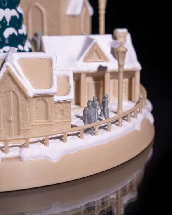 Snowy Christmas Village - imagine 7