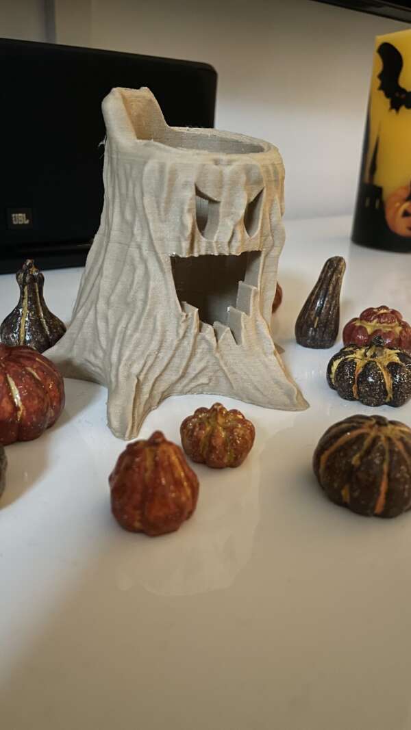 Halloween Tree Stump - imagine 2
