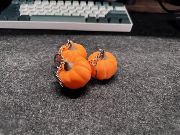 Halloween Pumpkin Keychain - imagine 4
