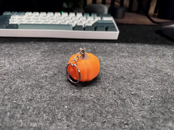 Halloween Pumpkin Keychain - imagine 3