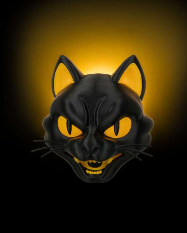 Cat Gaze Plug-in Lamp