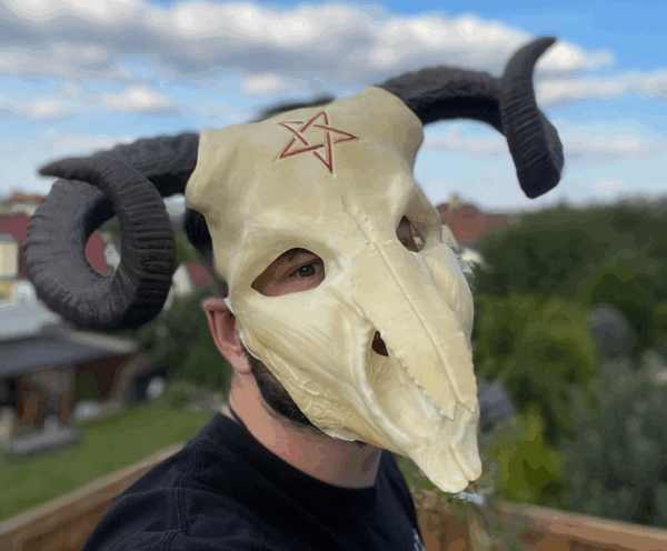 Krampus mask - imagine 2
