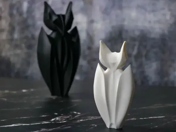 Minimalist bat sculpture - imagine 2