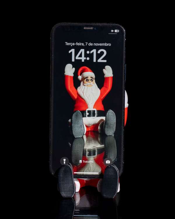 Supportive Santa Phone Holder - imagine 2